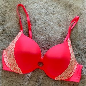 SOLD- Victoria’s Secret bra 32C